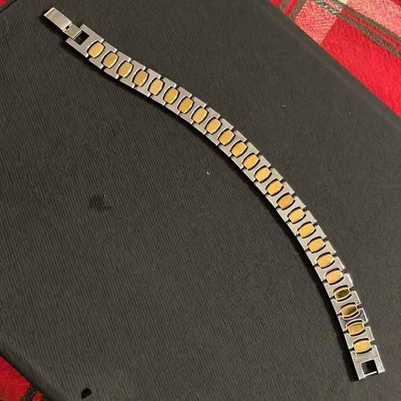 Bracelet Stainless Steel and Gold Tone, excellent condition. See the photos. - Picture 6 of 11